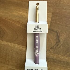 Big Twist Ergonomic Crochet Hook 9 mm NEW Brass/ Resin